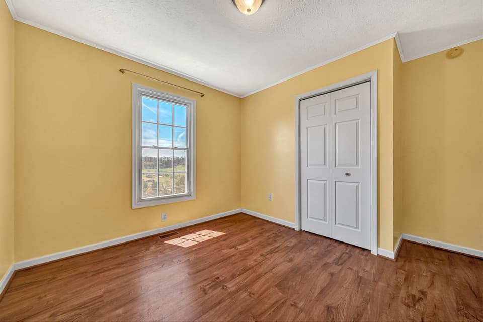 385 Tanglewood Drive SE, photo 18 of 40