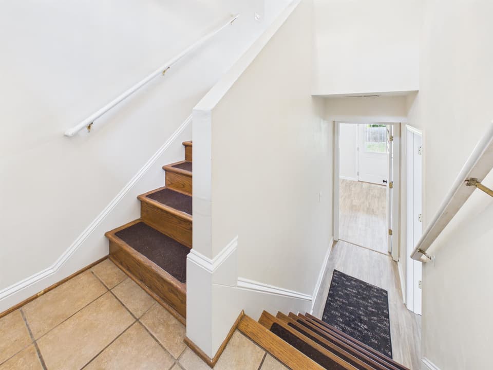 110 Aster Lane, photo 2 of 40