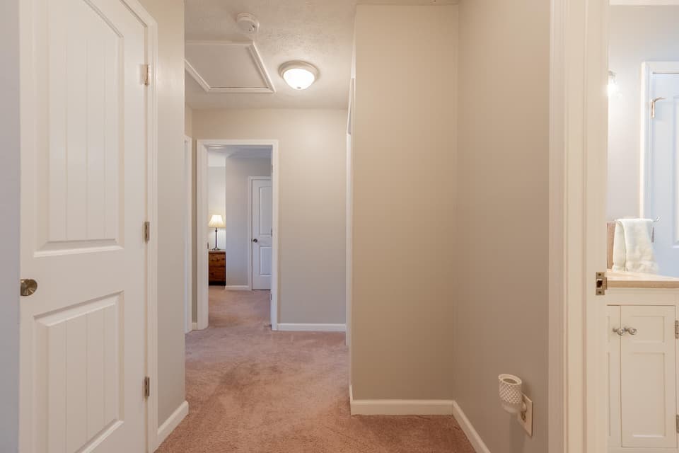 315 Cherokee Drive Unit A, photo 19 of 40