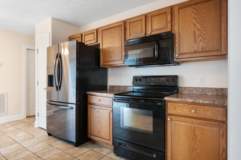 1555 Sherwood Drive, photo 19 of 40