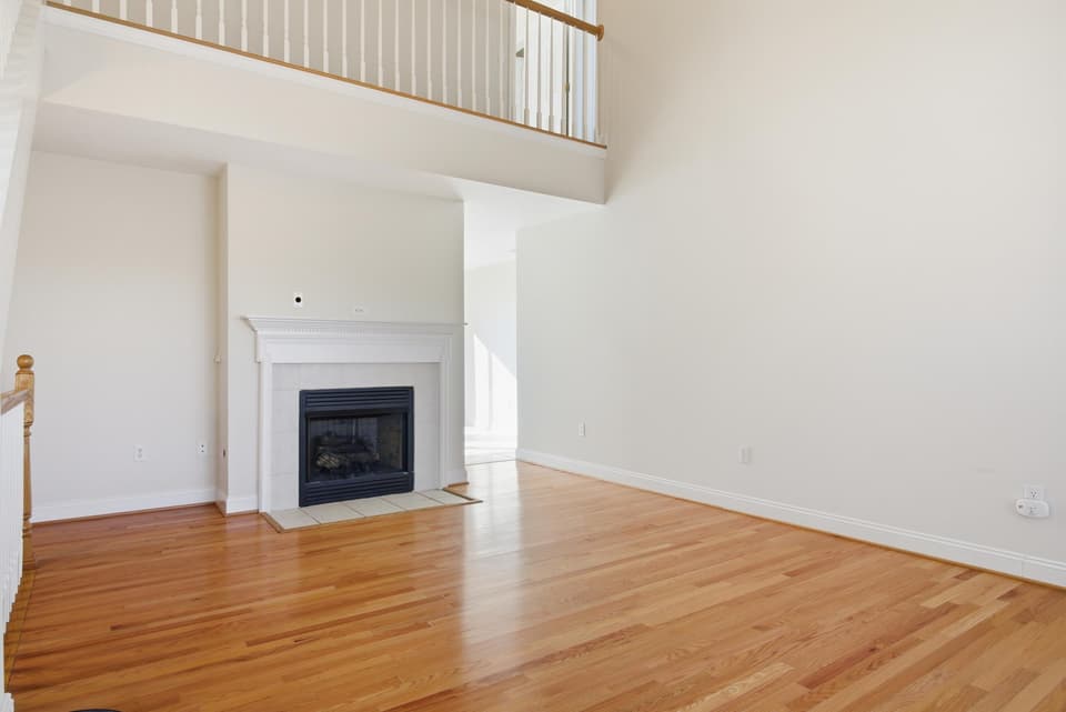 380 Oaktree Boulevard, photo 9 of 40