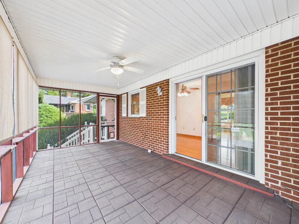 240 Walnut Drive, photo 12 of 40