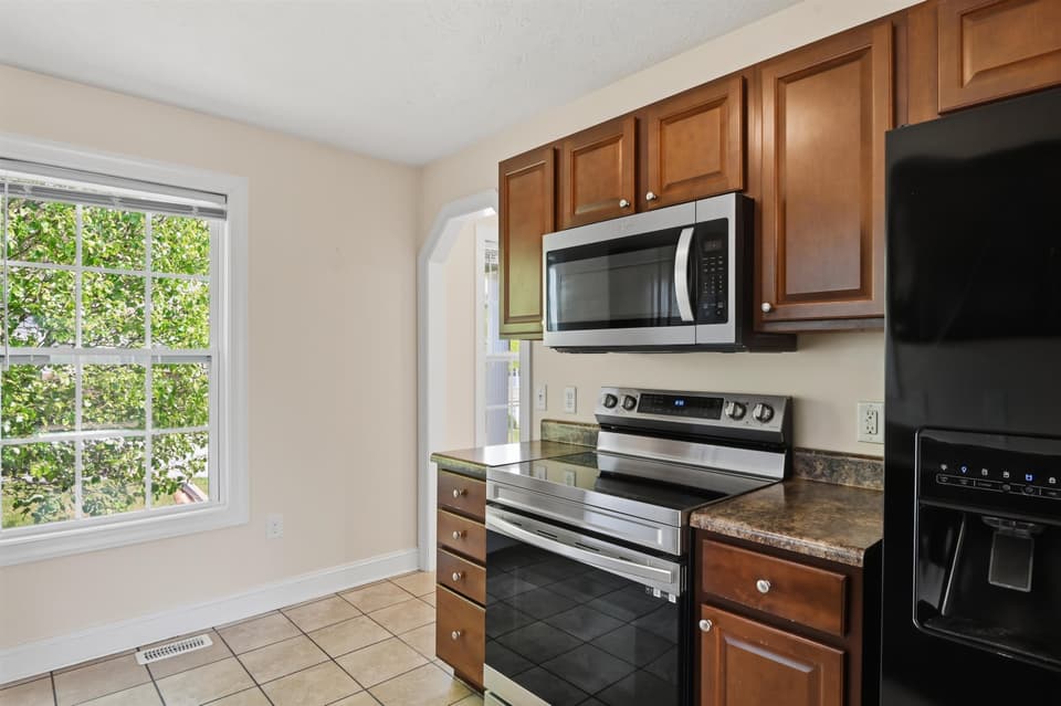 1410 Sherwood Drive, photo 19 of 40