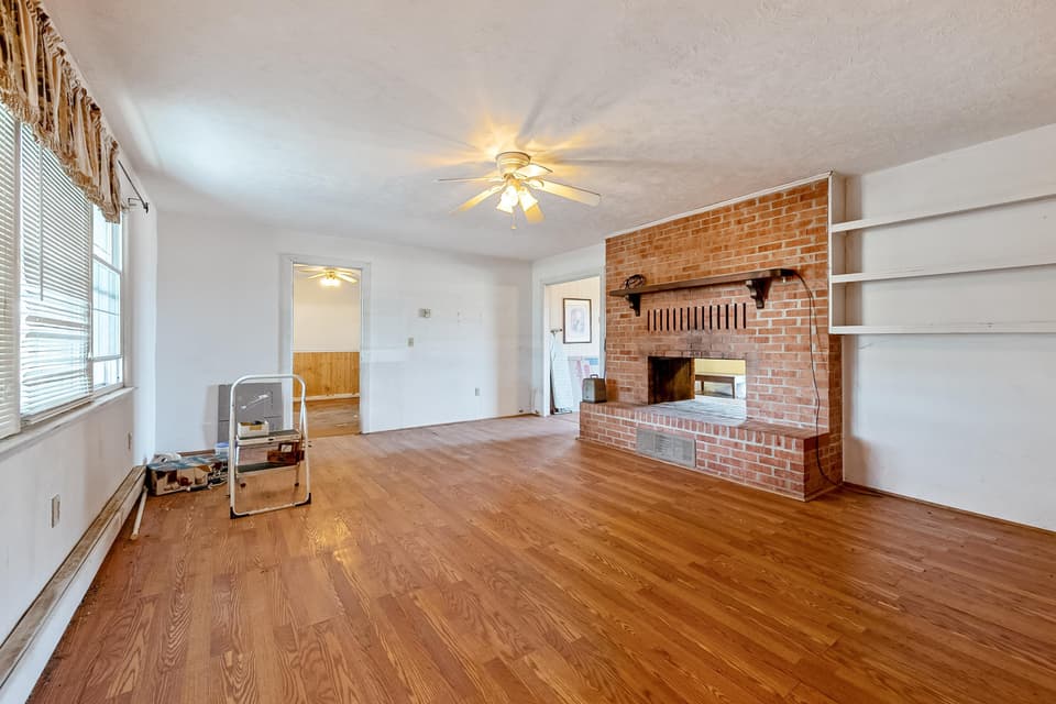 575 Stafford Drive, photo 15 of 40