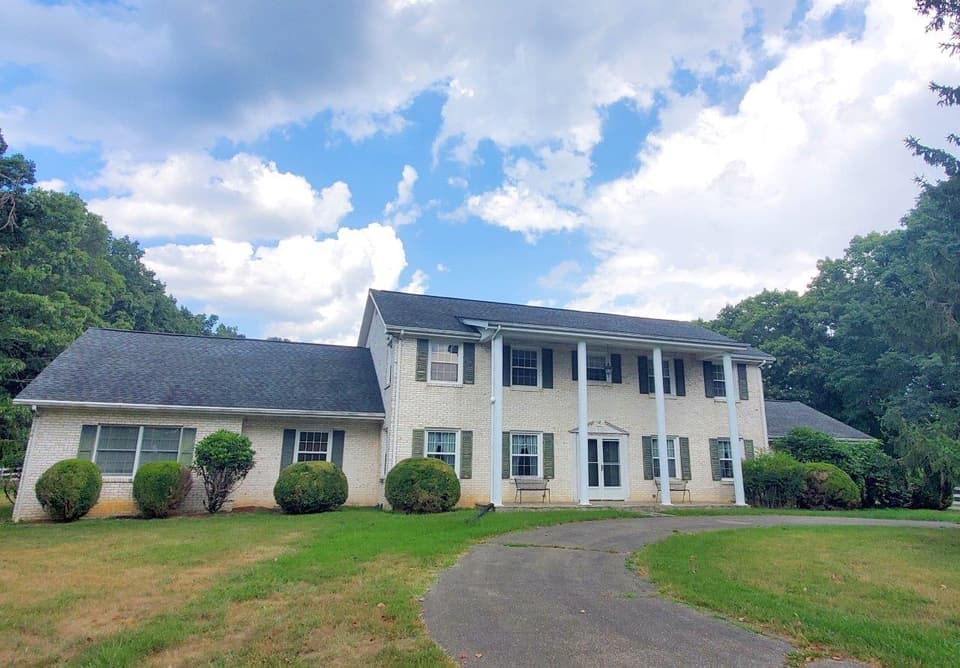 495 Simmons Road, photo 13 of 18
