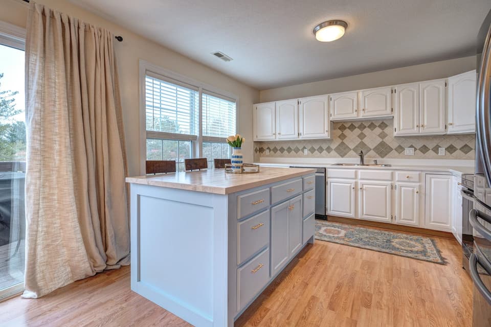 250 Silver Leaf Drive, photo 16 of 40