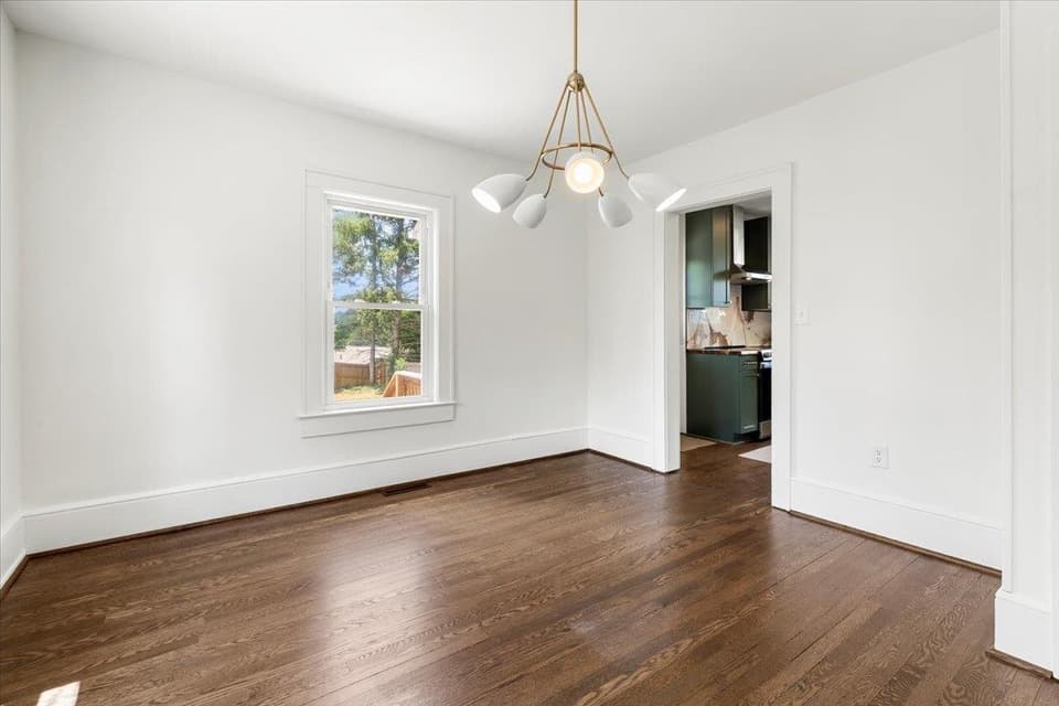 612 E Main Street, photo 26 of 40