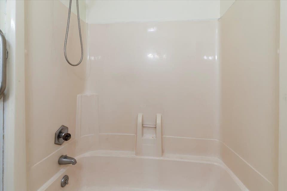 1363 Dow Street, photo 19 of 40