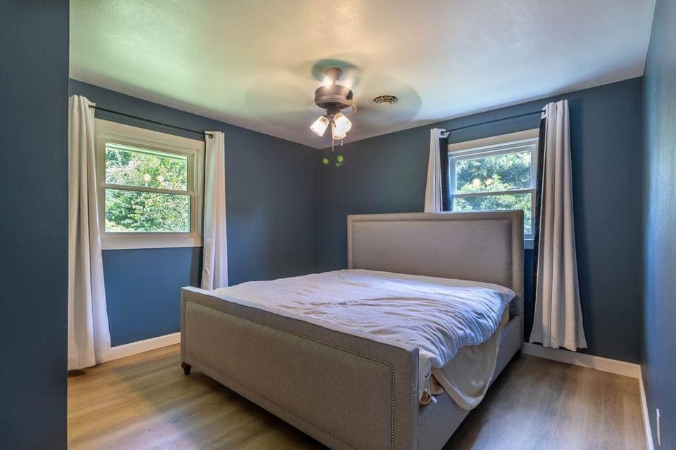 1380 Rigby Street, photo 17 of 32