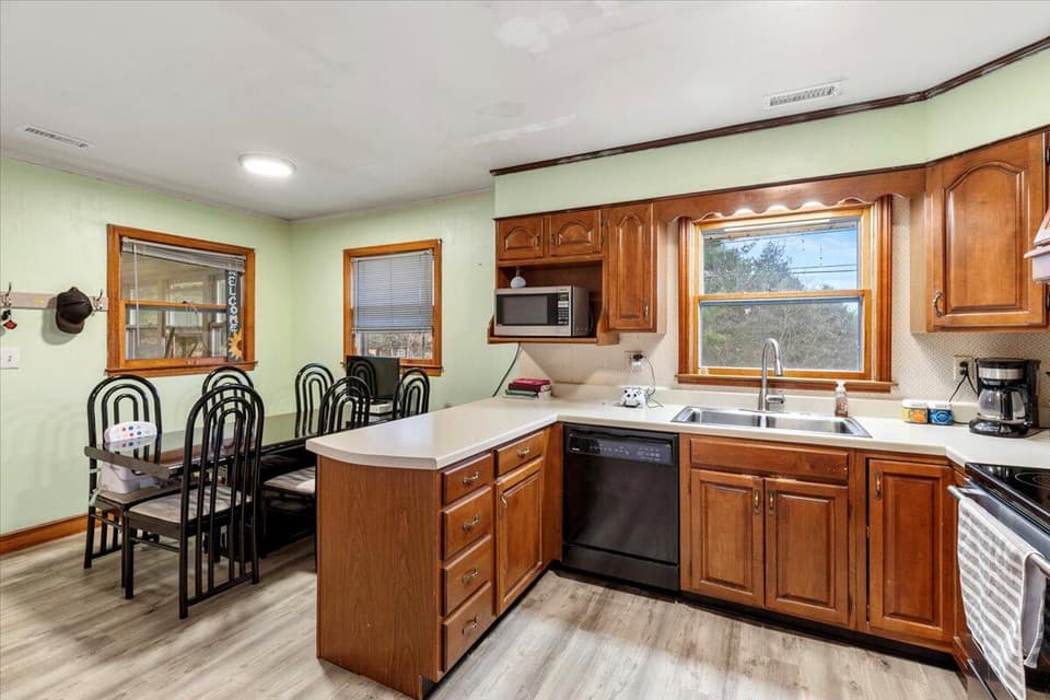 135 Griggs Street, photo 7 of 36