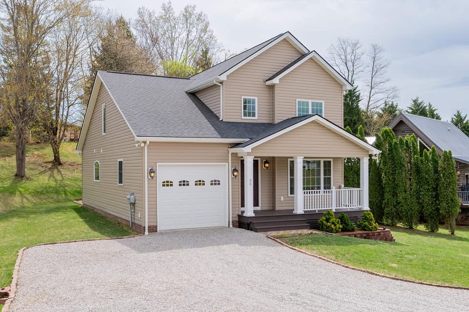 35 Meadow Drive, photo 6 of 40