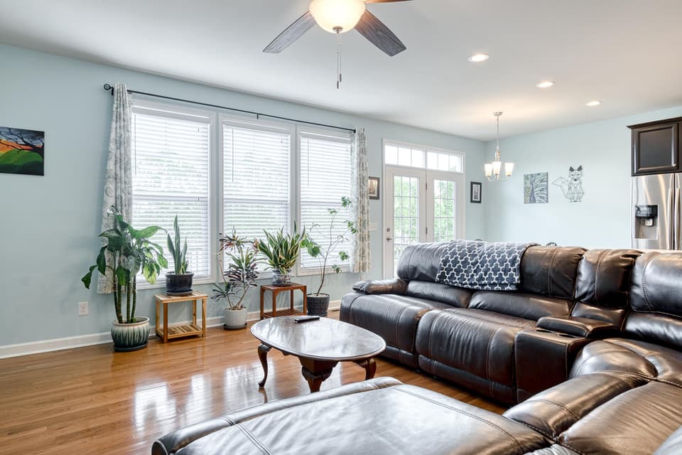610 Dewdrop Lane, photo 9 of 39