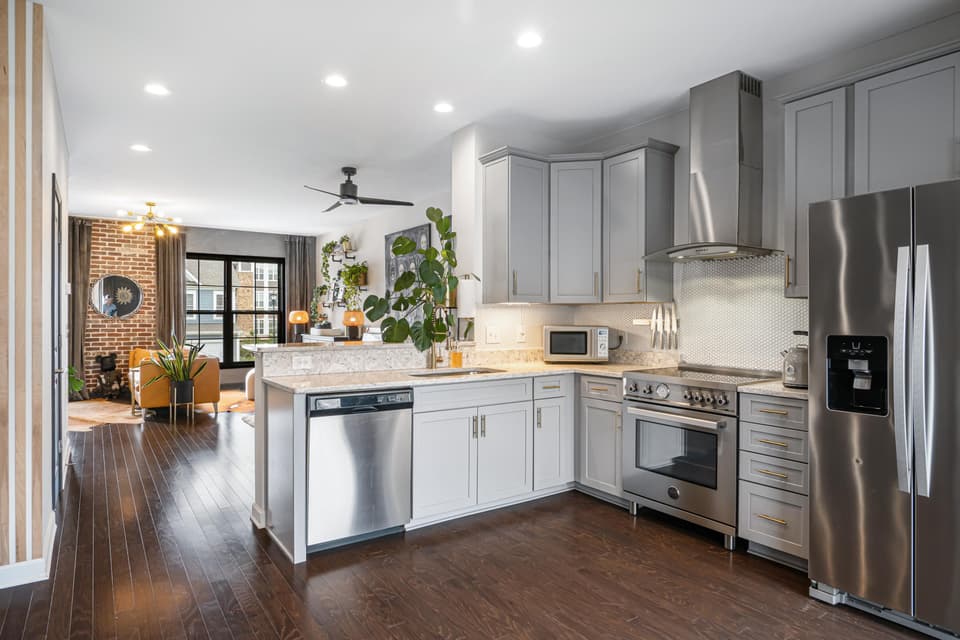 160 Hamilton Avenue NW, photo 4 of 40