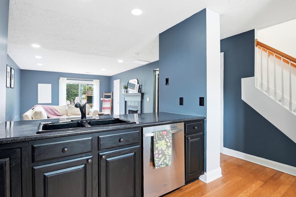 130 Blue Leaf Drive, photo 9 of 32