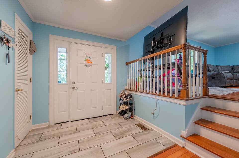 1265 Chestnut Drive, photo 8 of 40