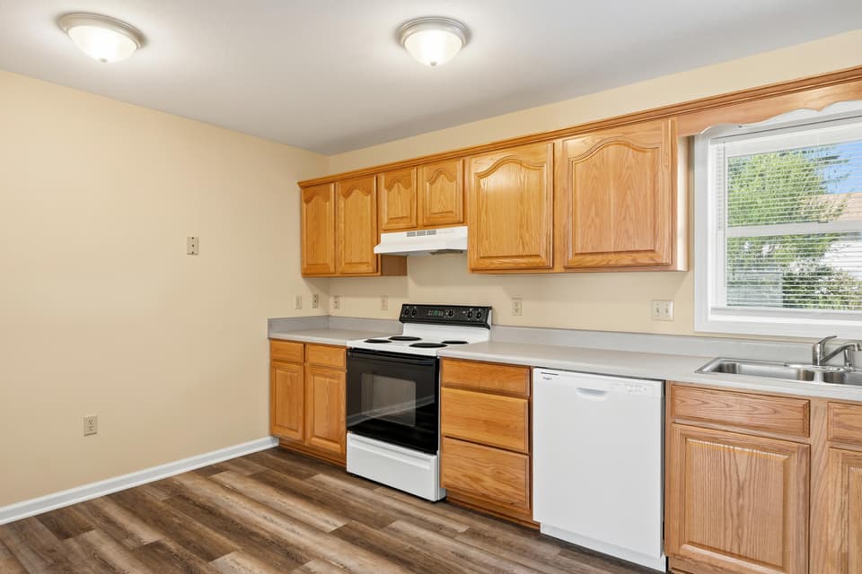 545 2nd Street, photo 17 of 40