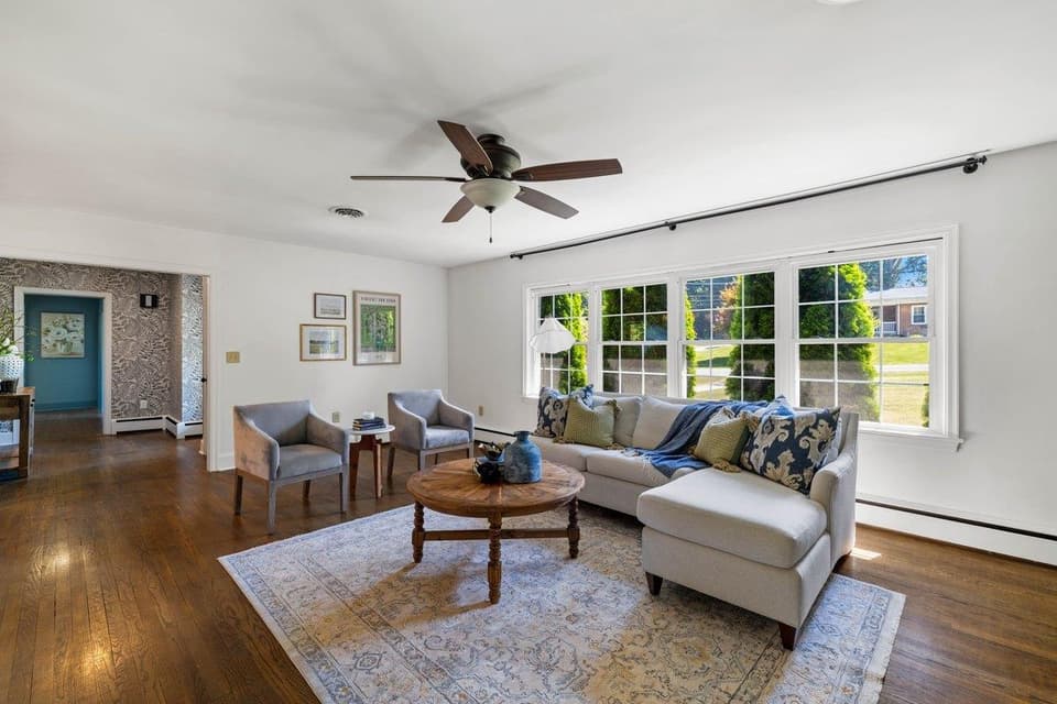 905 Oak Drive, photo 7 of 40
