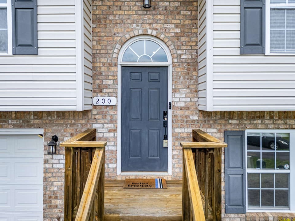 200 Wistaria Drive, photo 4 of 34