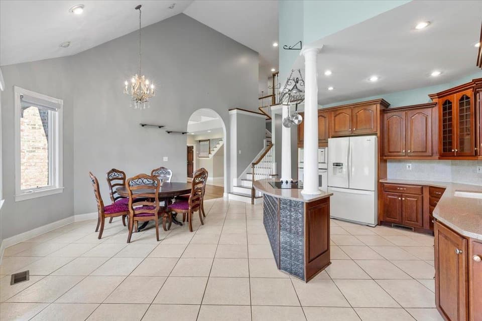 2251 Lake Vista Drive, photo 17 of 40