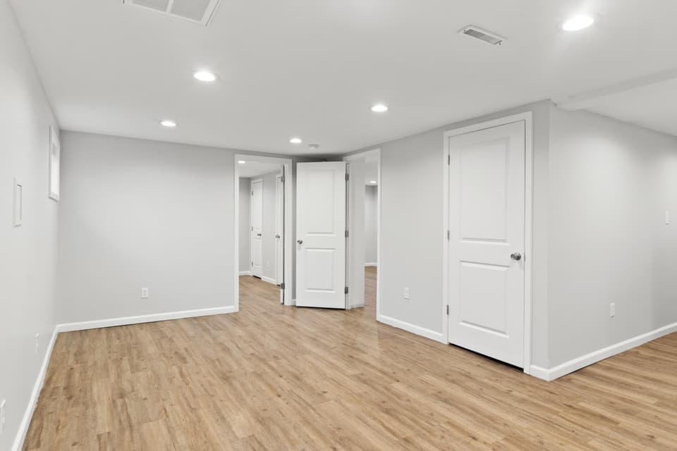 4090 Roanoke Street, photo 22 of 40