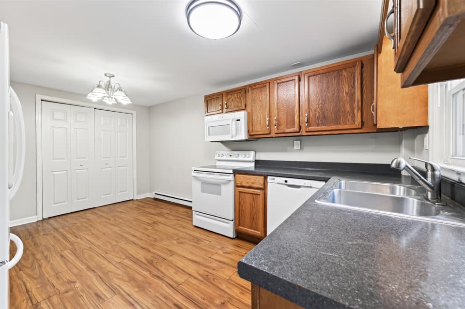 1548 Gallimore Street, photo 10 of 40