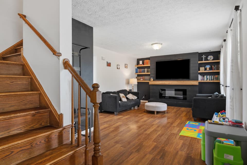 1685 Forelmont Street, photo 5 of 40