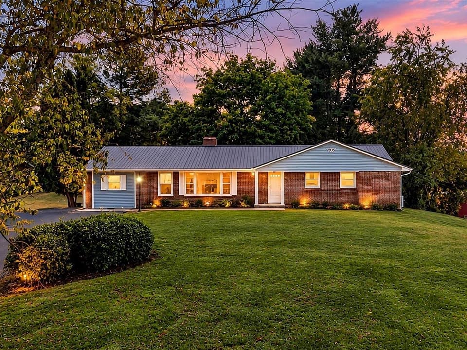 110 Rosehill Drive, Christiansburg, VA