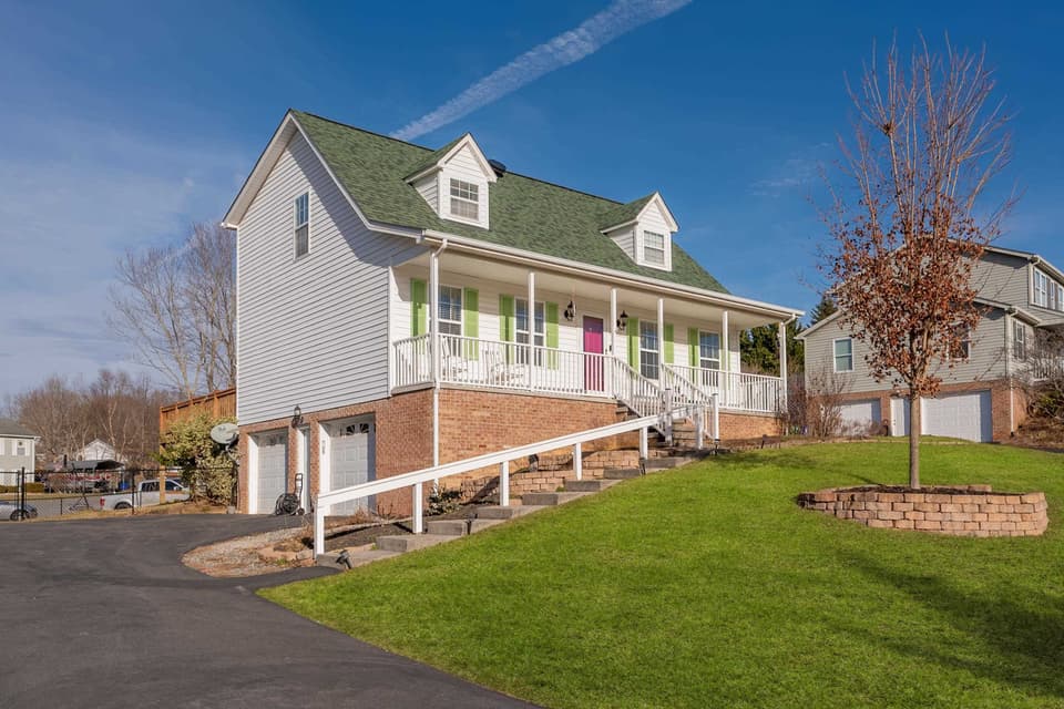 985 George Edward Viaduct, Christiansburg, VA