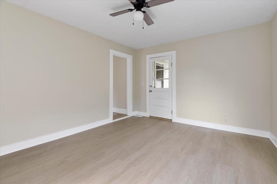 1033 Walton Road, photo 10 of 37