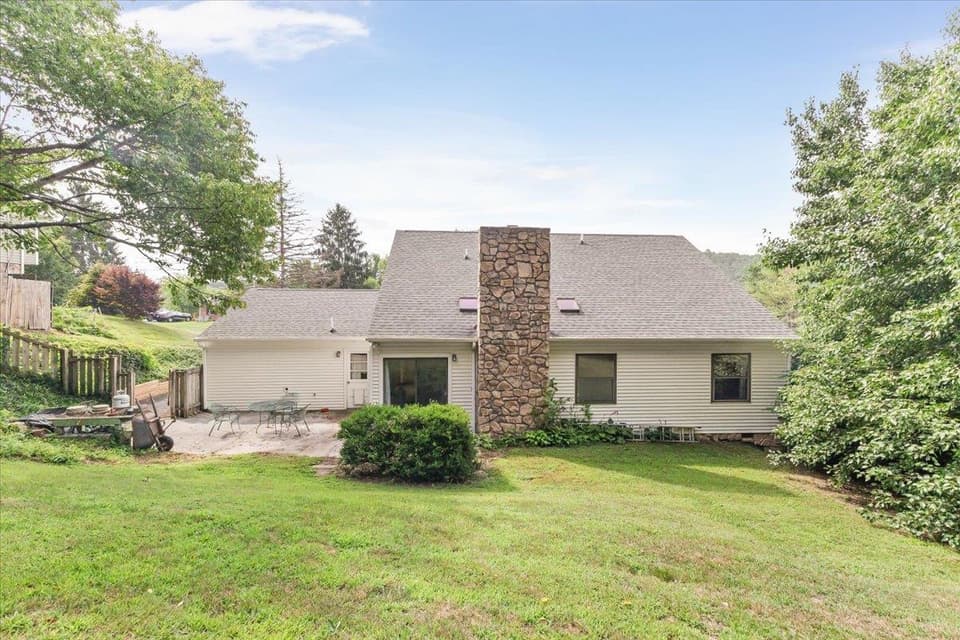435 Mulberry Drive, photo 17 of 36