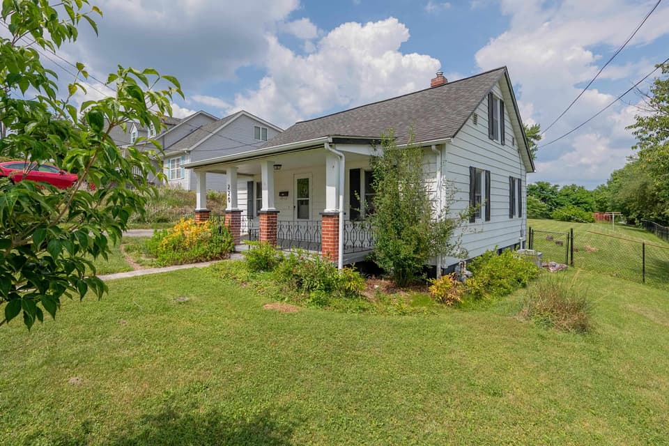 220 Clearview Drive, photo 26 of 34