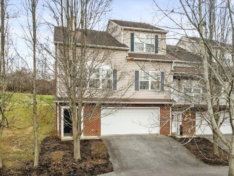 450 Tall Oak Boulevard, Christiansburg, VA