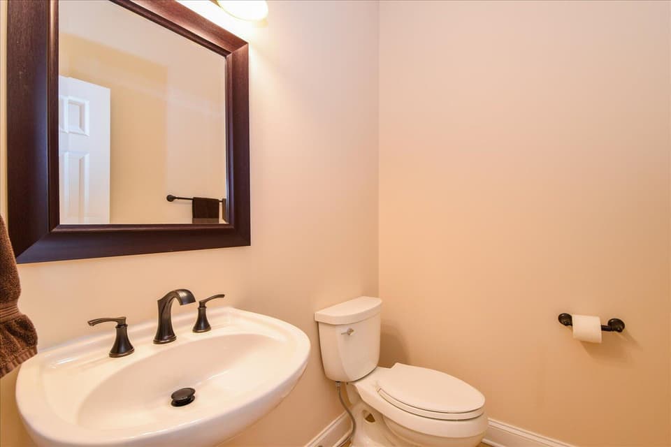 300 Roudabush Dr NW, photo 11 of 38