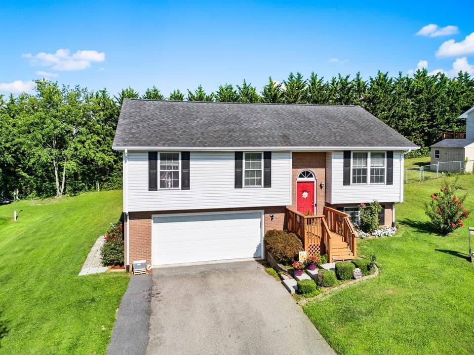 105 Ashton Court, Christiansburg, VA