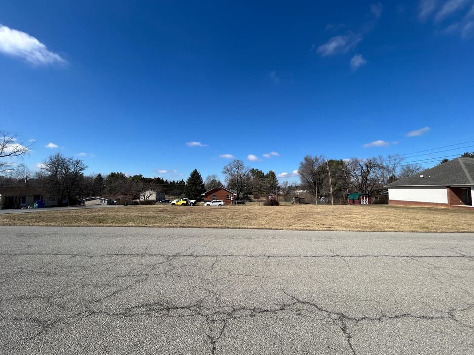 1532 Lee Street, photo 2 of 3