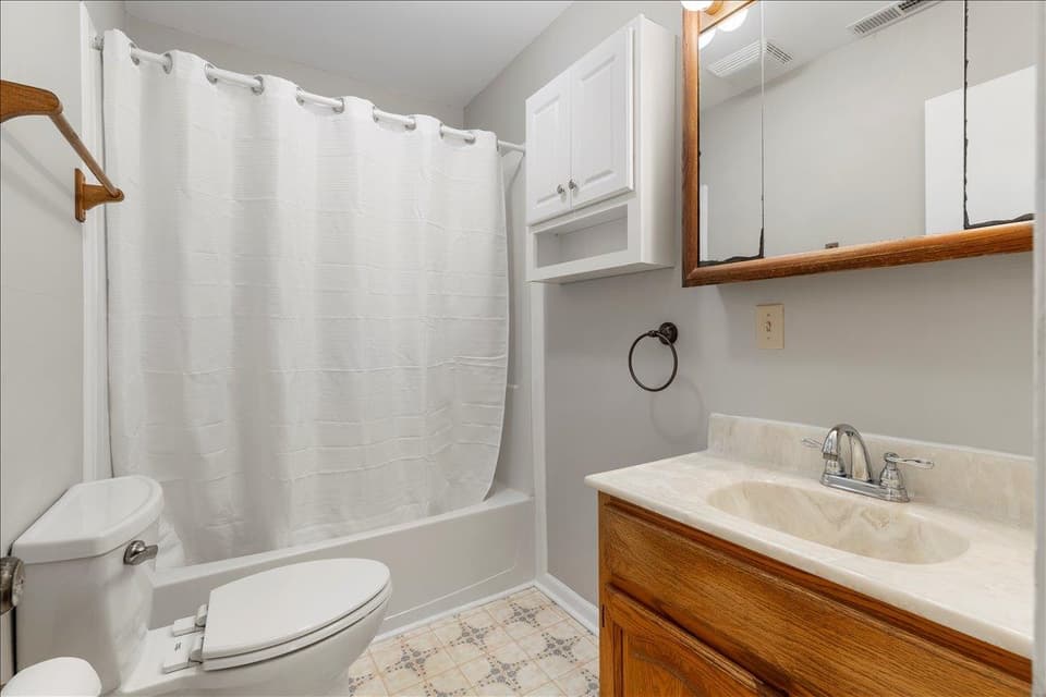 2537 Rosemary Road, photo 10 of 40