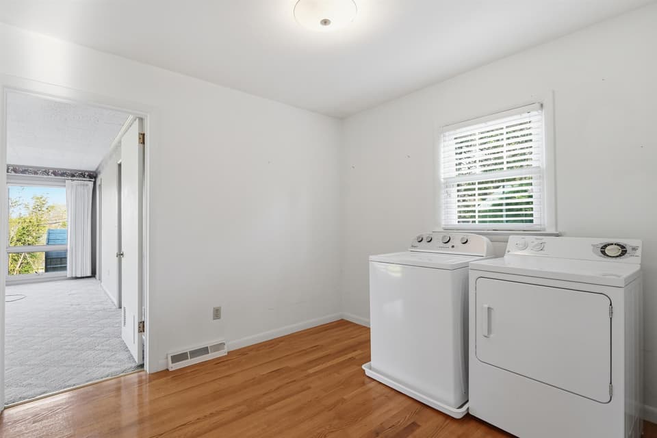 280 Cheverly Drive, photo 13 of 40