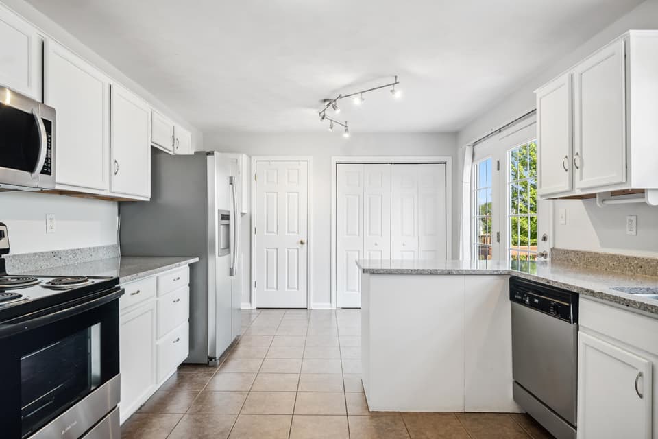 145 Wistaria Drive, photo 16 of 40