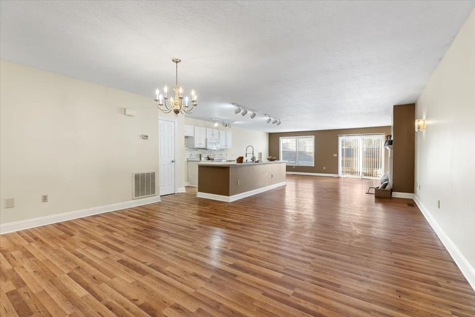 360 Gold Leaf Drive, photo 16 of 40