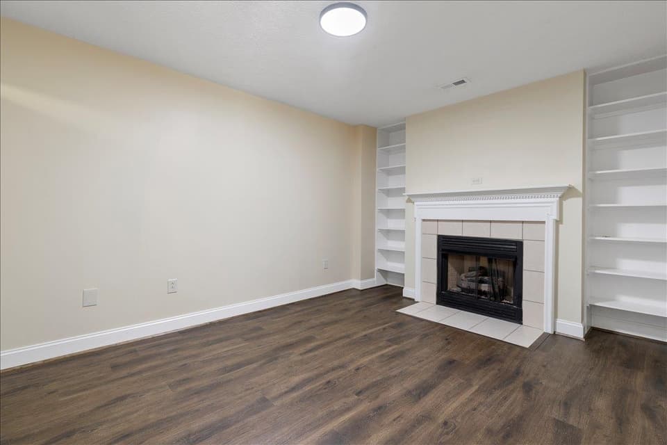 1215 Orange Leaf Court, photo 10 of 40