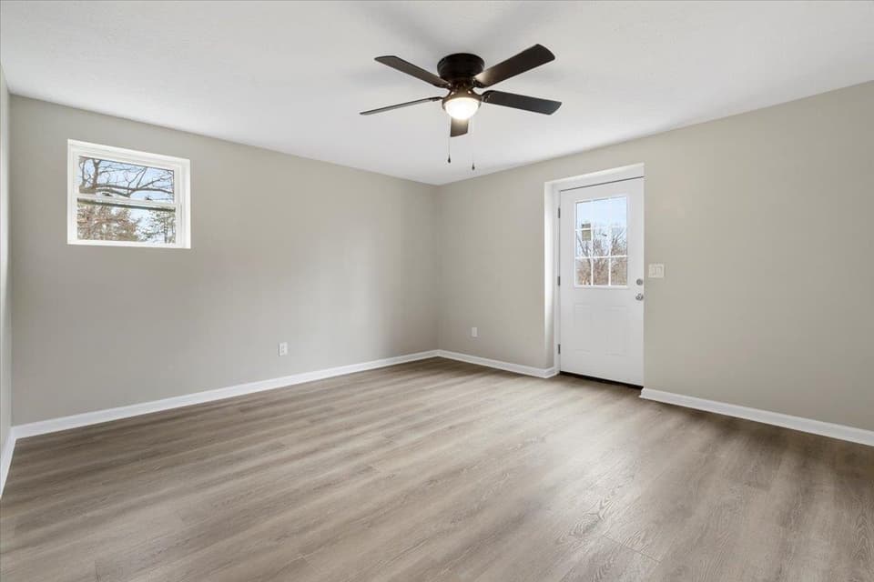 435 Teel Street, photo 31 of 40