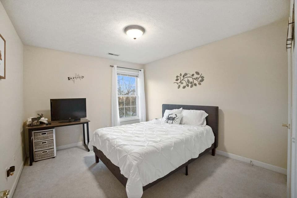 422 Miller St SE, photo 13 of 16