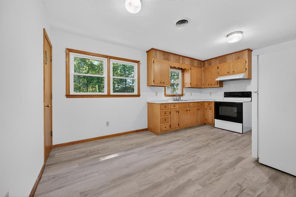 660 McDaniel Drive, photo 10 of 40