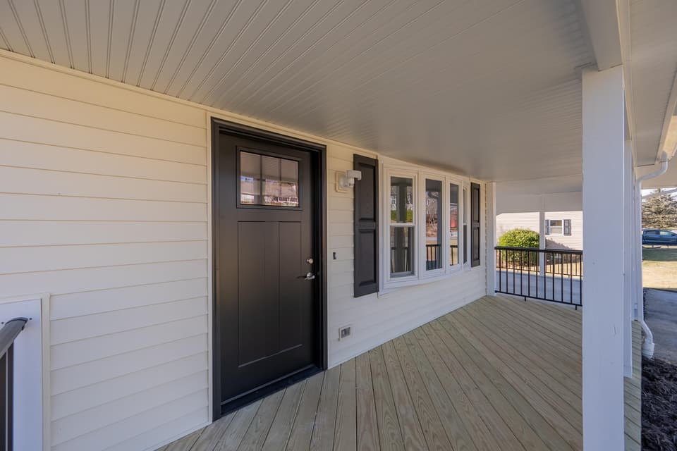 230 Pelham Lane, photo 11 of 40