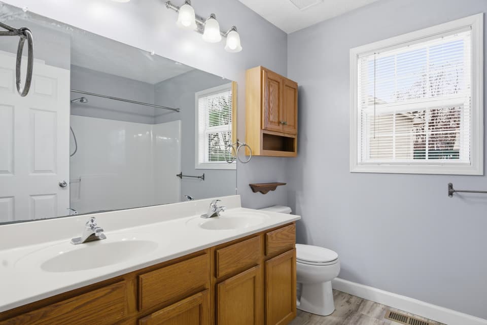 660 Warren Court, photo 22 of 29