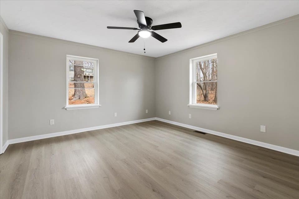 435 Teel Street, photo 12 of 40