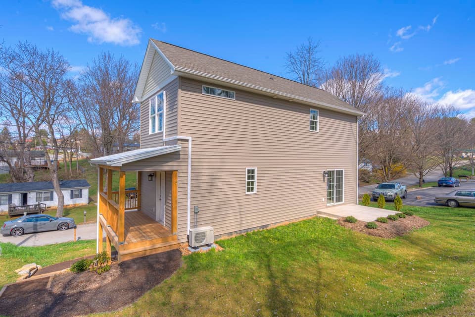 495 School Lane, photo 5 of 40