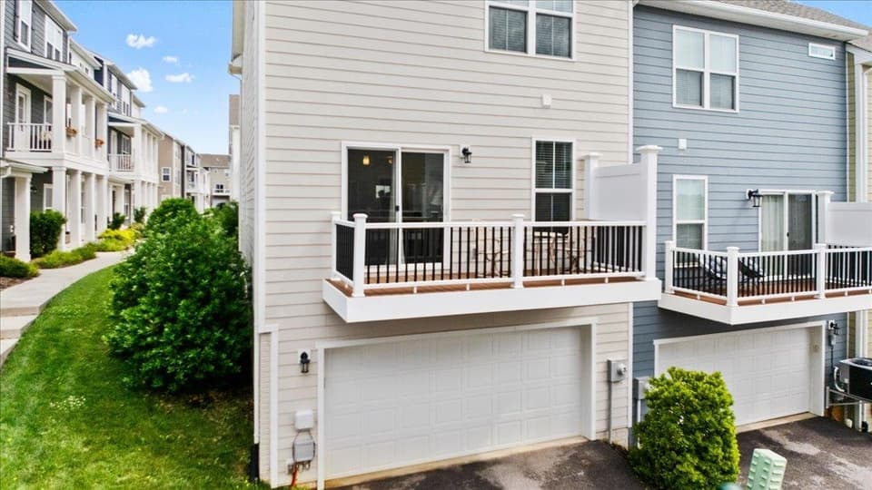 325 John Adams Drive, photo 32 of 40