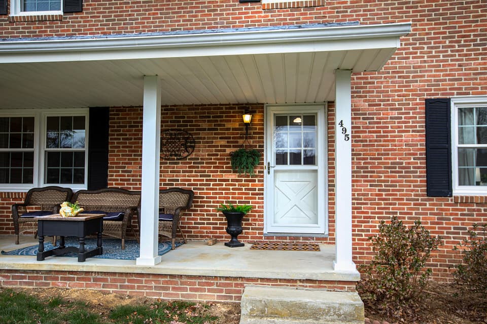 495 Dogwood Ln, photo 2 of 38