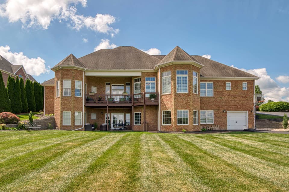 2221 Peakland Way, photo 3 of 40